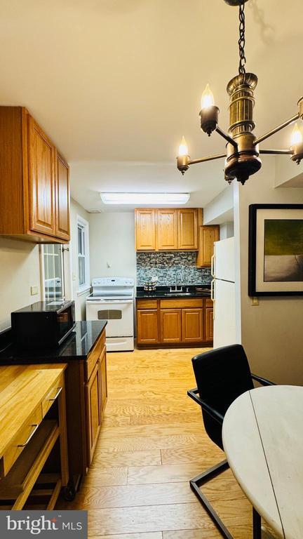 Building Photo - 1111 Dennis Ave