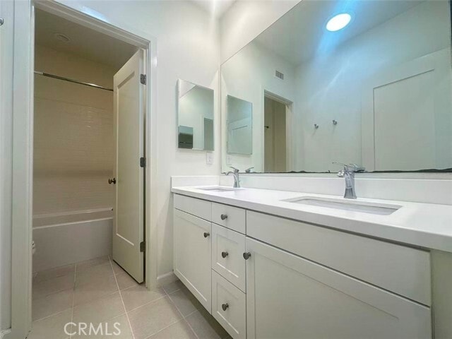 Building Photo - 182 Augustine