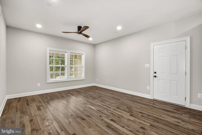 Building Photo - 474 Brightwood Rd