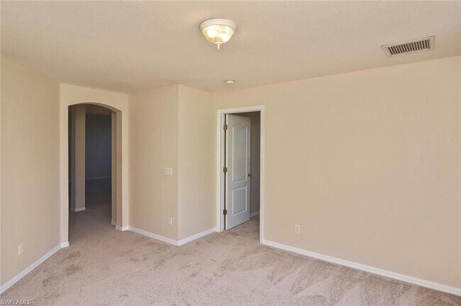 Building Photo - 1815 NW 24th Ave