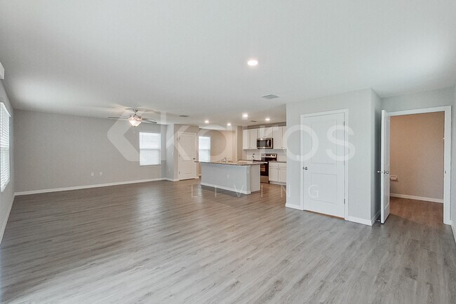 Building Photo - 4451 SW 85 Ln