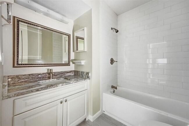 Building Photo - 3102 W Horatio St