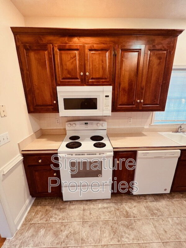 Building Photo - 5100 Beachmere Ct