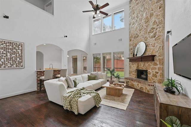 Building Photo - 3376 Castlewood Blvd