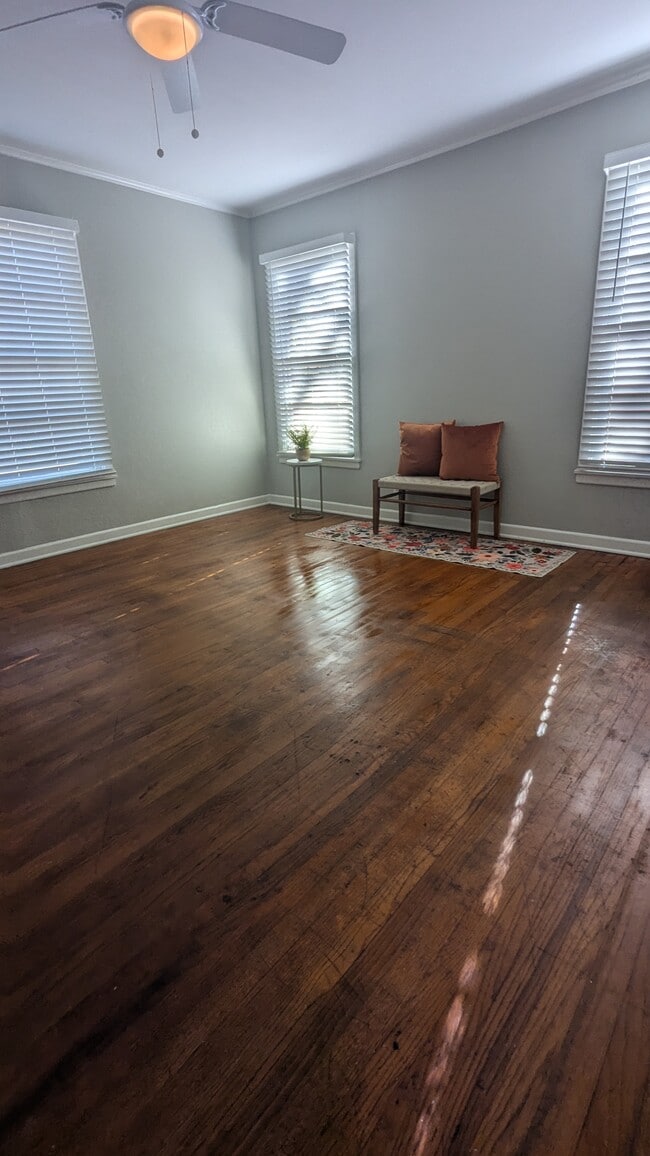 Building Photo - 2417 S Kennedy Ave