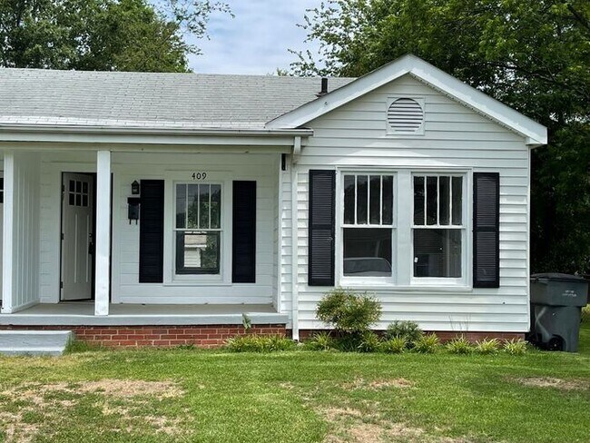 Building Photo - Beautiful 1 bedroom 1 bath duplex in Kannapolis