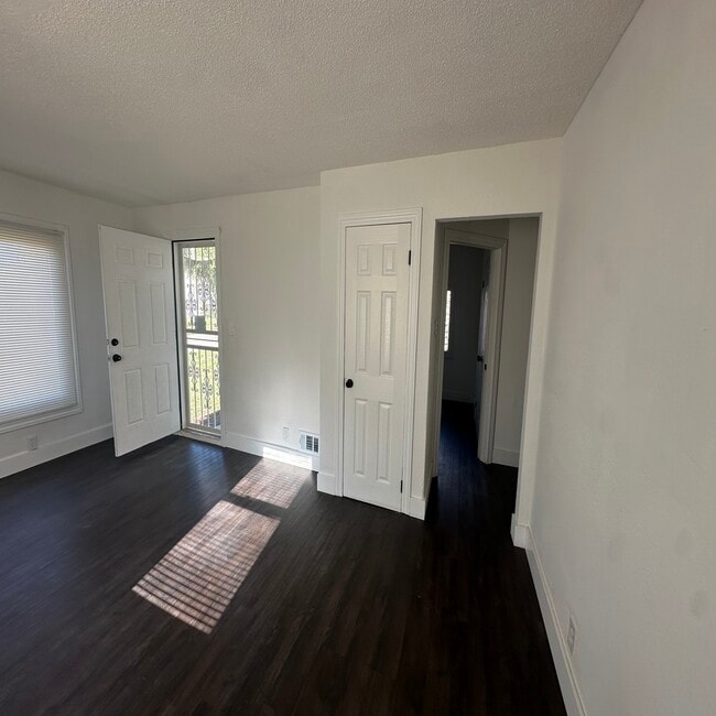 Building Photo - 5246 Maryland St