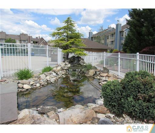 Building Photo - 117 Longfield Ct