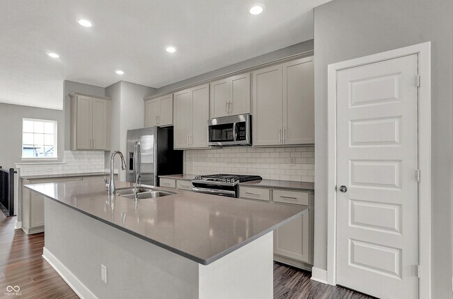 Building Photo - 3517 Buckner Dr