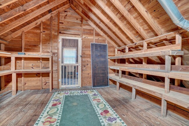 Building Photo - Waterfront Home on 1 Acre Treed Lot, 4/2 +...