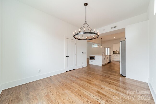 Building Photo - 1401 Kennon St