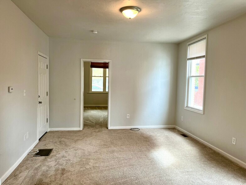 Living room - 241 W 9th Ave