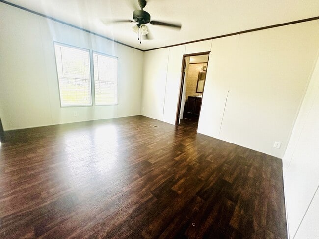 Building Photo - 207 Juniper Rd