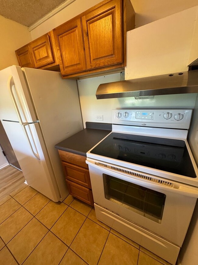 Building Photo - The Highlander Condo in Aiea 1/1/1 Unit #503