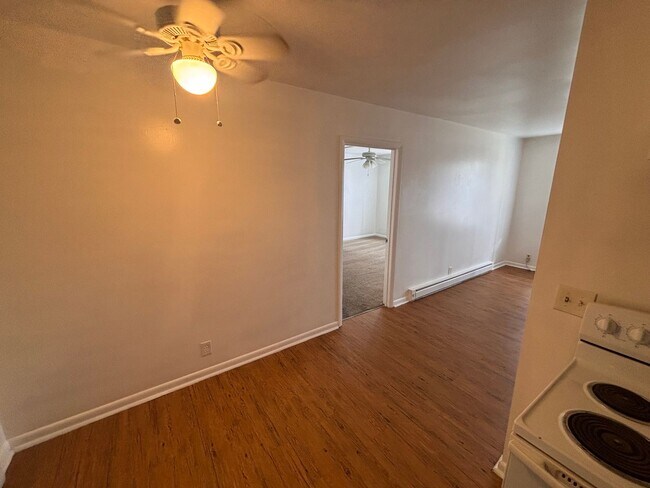 Building Photo - 2601 Hillsboro Pike