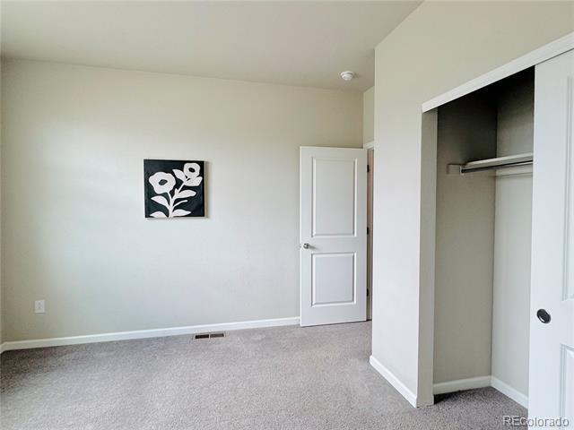 Building Photo - 1070 Oak Cir