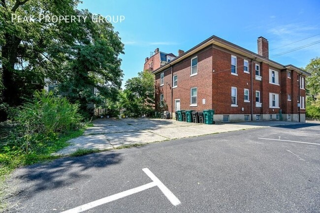 Building Photo - 2610 Woodburn Ave