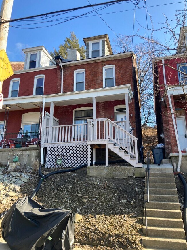 Primary Photo - 211 Southern Ave