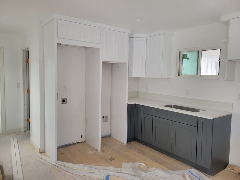 Building Photo - 2718 Malabar St