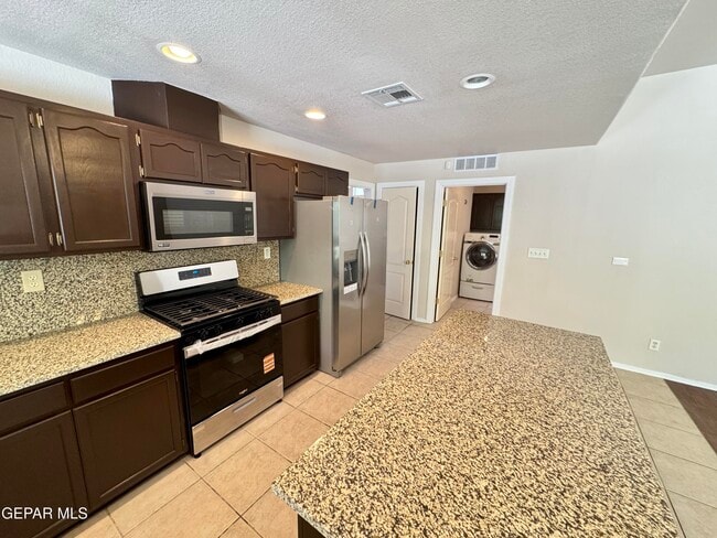 Building Photo - 1029 Granite Trail Ct