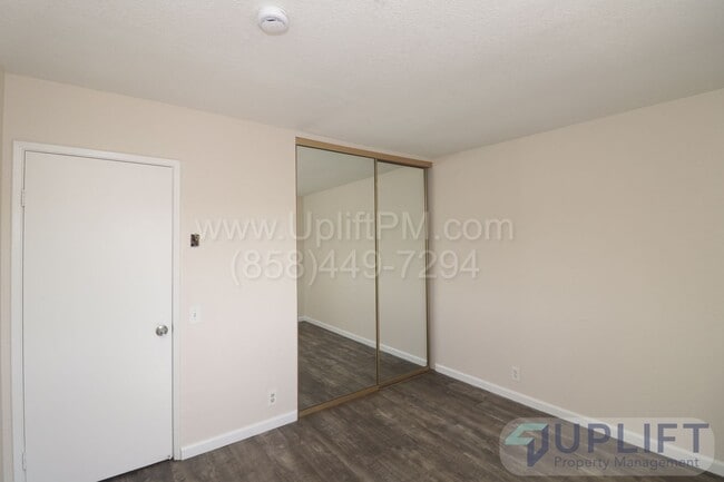 Building Photo - 2-bedroom, 2-bathroom home in a gated comm...