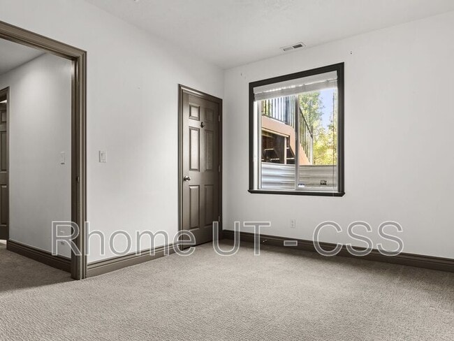 Building Photo - 2698 W Shady Hollow Ln
