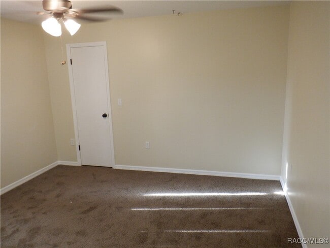 Building Photo - 281 E Falconry Ct