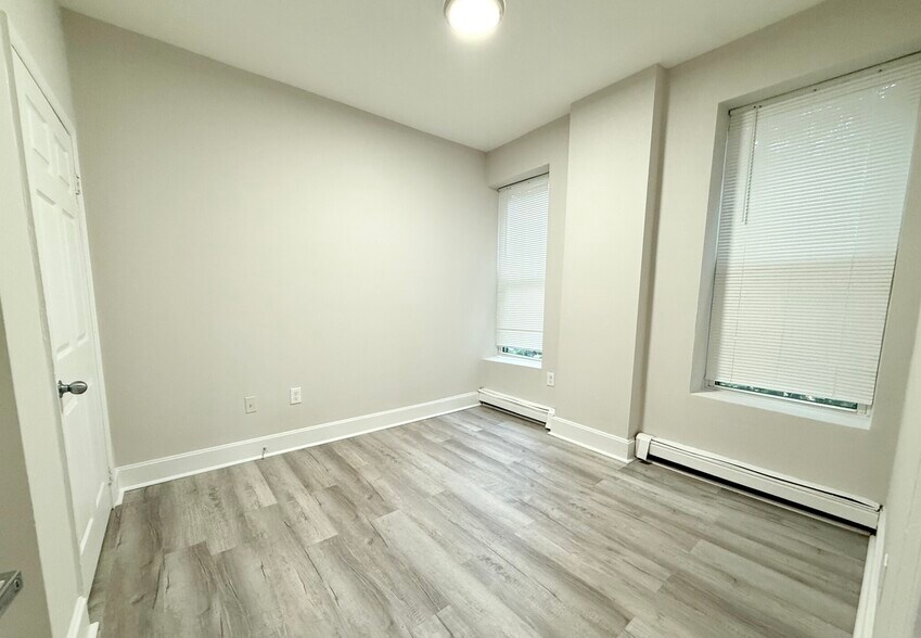 Building Photo - 53 Ruggles St