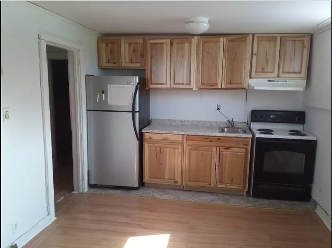 Building Photo - 9 Cherry St