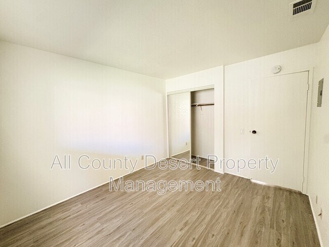 Building Photo - 2809 N Los Felices Rd
