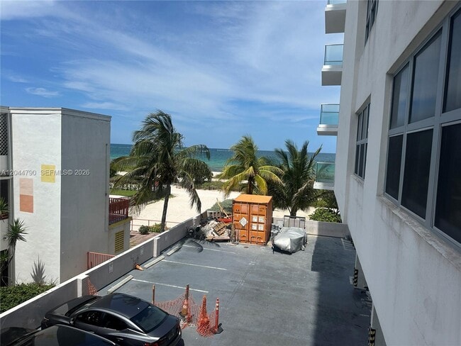 Building Photo - 9225 Collins Ave