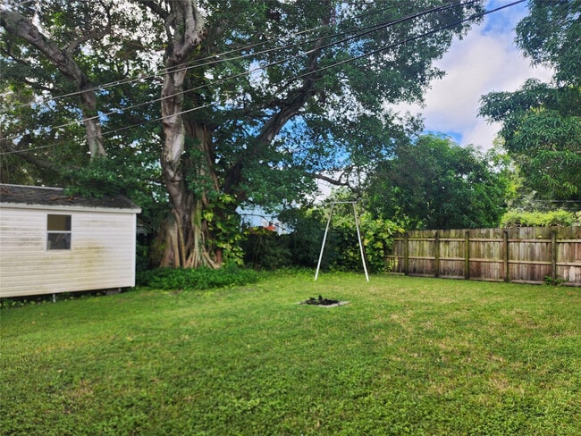 Building Photo - 620 SW 10th St