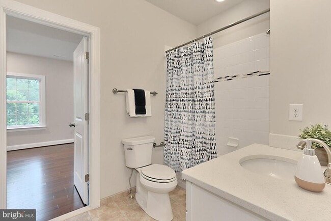 Building Photo - 6526 Dearborn Dr