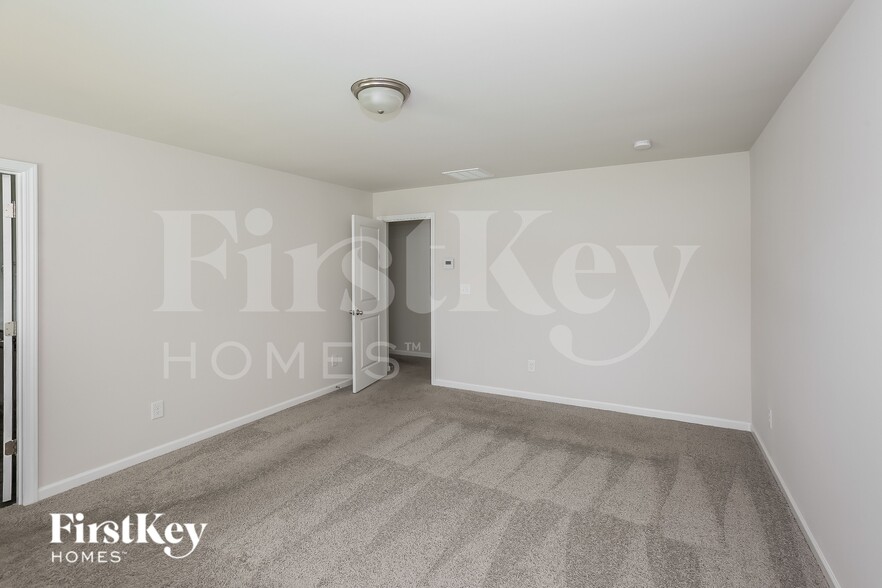 Building Photo - 9605 Hamel St