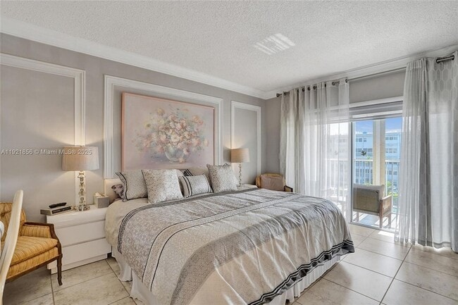 Building Photo - 330 SE 2nd St