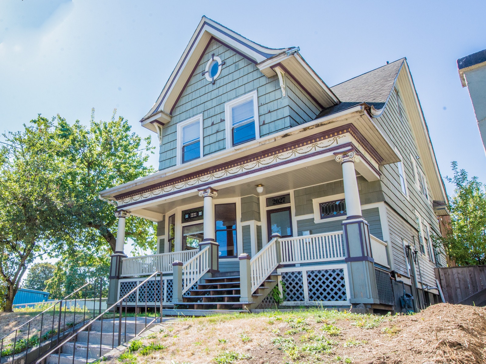 Building Photo - 2027 N Williams Ave