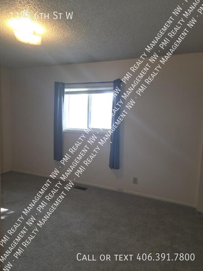 Building Photo - 1125 6th St W