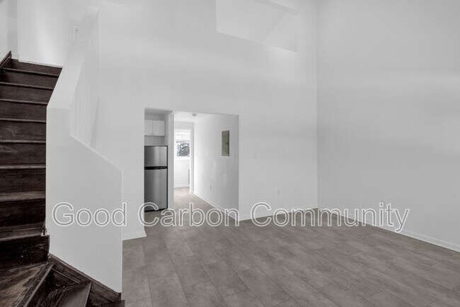 Building Photo - 209 Summer St