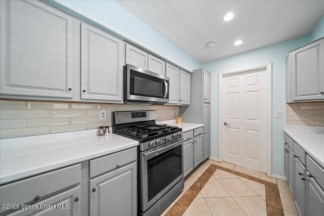 Building Photo - 2965 Barna Ave