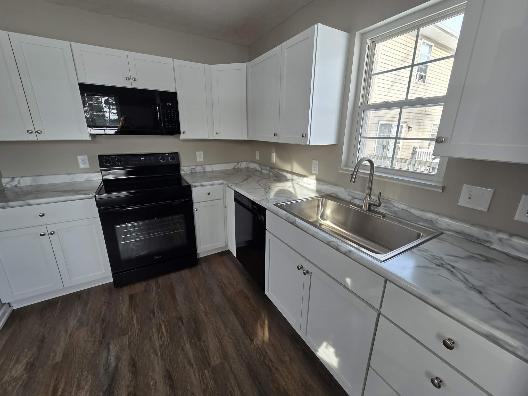 Building Photo - 1674 Ridgeview Ct