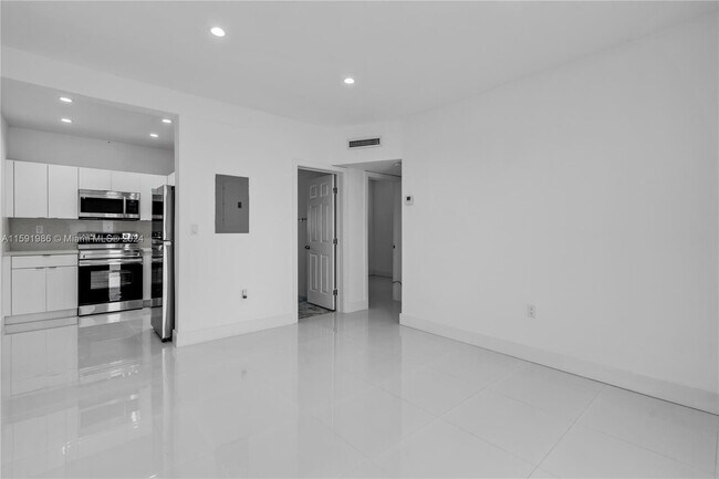 Building Photo - 21845 Goulds Ave (Unit#: 102)