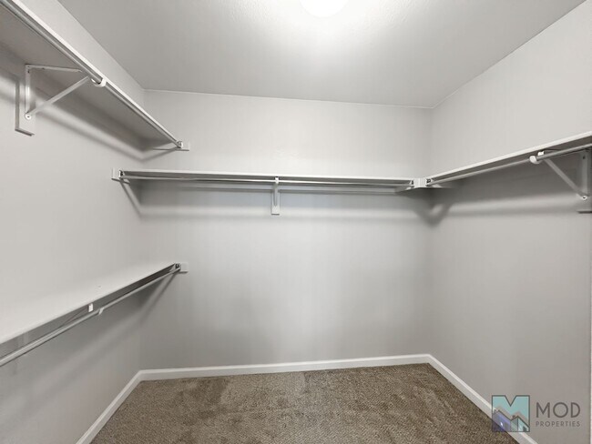 Building Photo - $0 DEPOSIT OPTION. SPACIOUS 4-BEDROOM, 3.5...