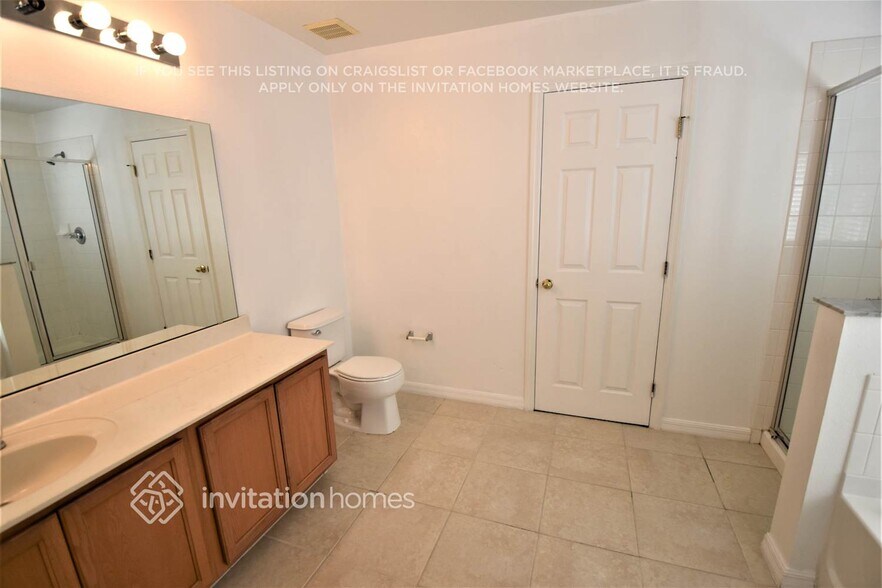 Building Photo - 16930 Sunrise Vista Dr