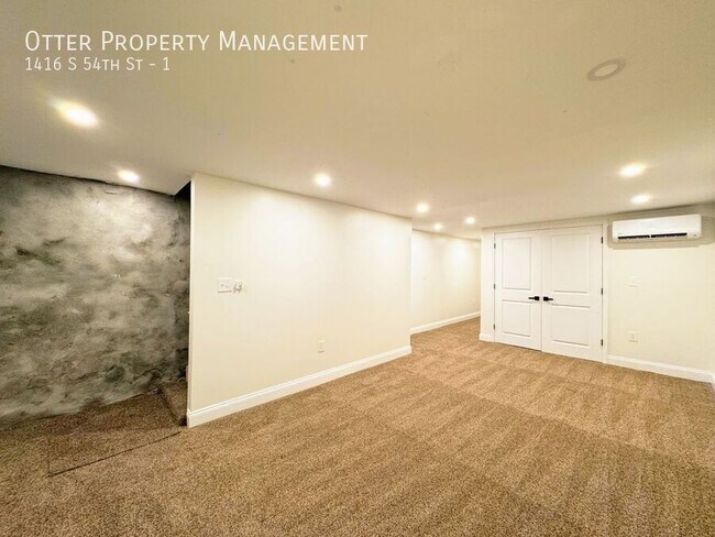 Building Photo - 1416 S 54th St