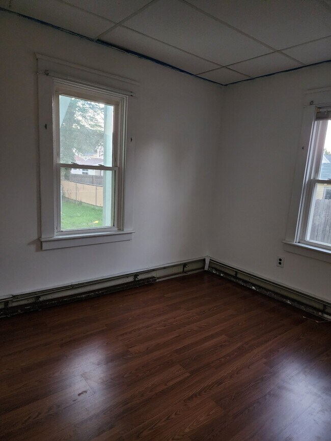 Building Photo - 808 Southport St
