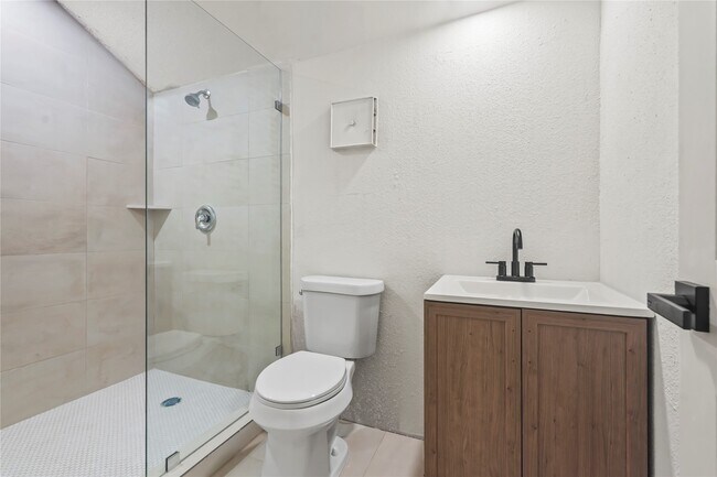 Building Photo - 16800 Sugar Pine Dr