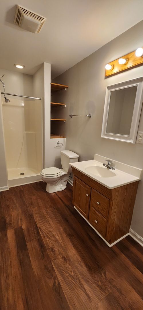 Building Photo - Available Now!! 3 to 4 Bedroom, 3 Full Bat...