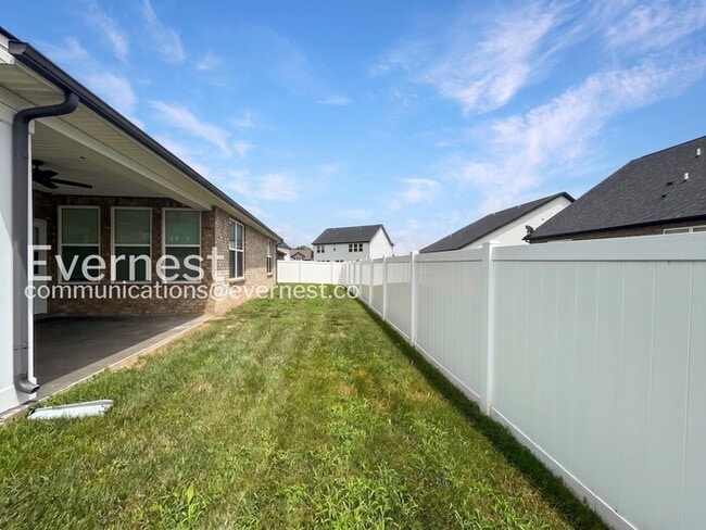 Building Photo - 3 Bed/2 Bath Home with Garage / Pet-Friendly / Available Now!