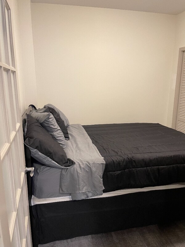 Building Photo - 1417 W 9th St