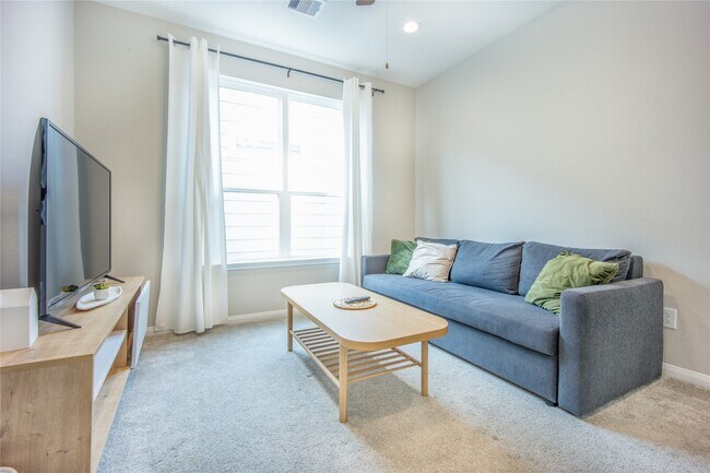 Building Photo - 9907 Prairie Silo Ln